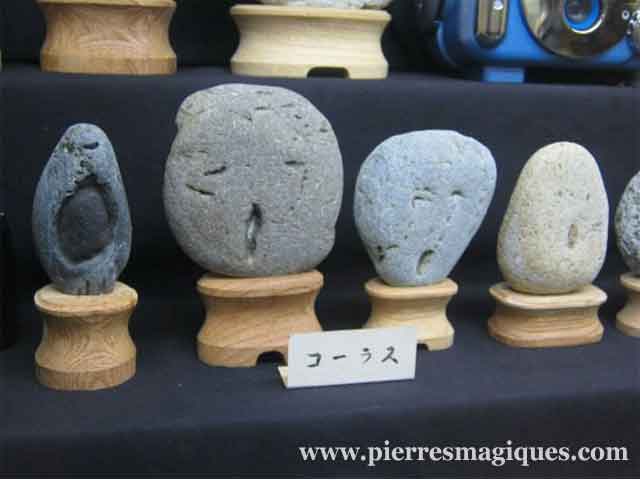 Un musée japonais entièrement dédié aux pierres à visages humains