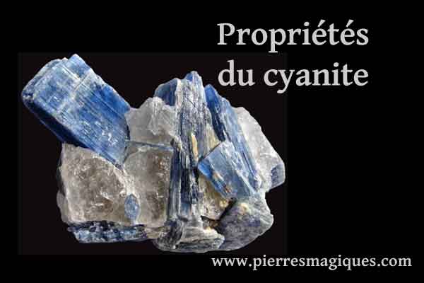 Cyanite ou disthène pierre bleue des 5e et 6e chakras